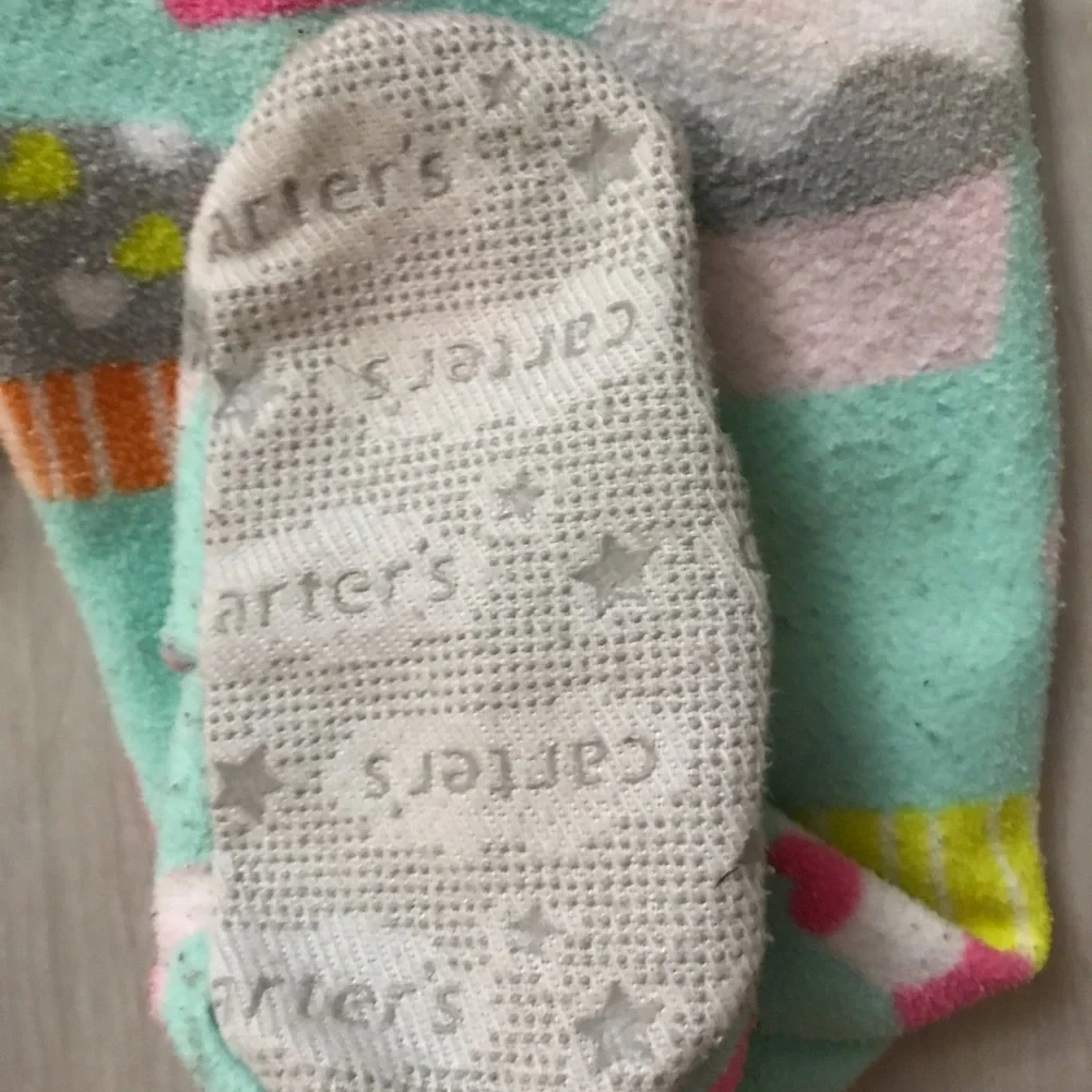 🧁 Carter’s pajama - Picture 2 of 3